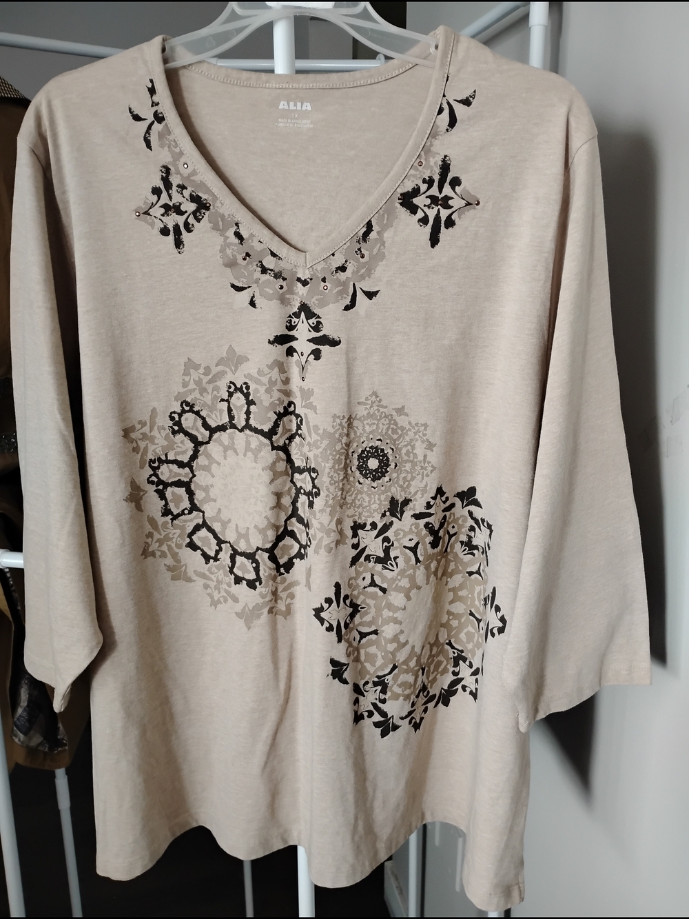 Alia Women's Beige V-Neck Tunic 3/4 Sleeve with Black & Tan Medallion Print Top